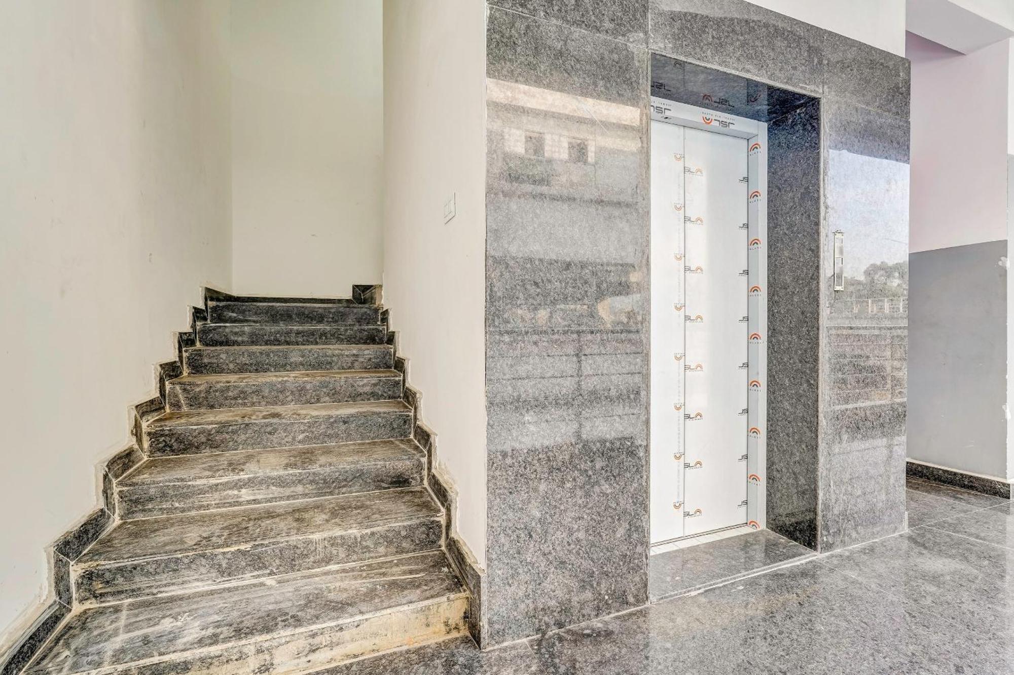 Oyo Flagship Hotel Ayodhya Bengaluru Kültér fotó